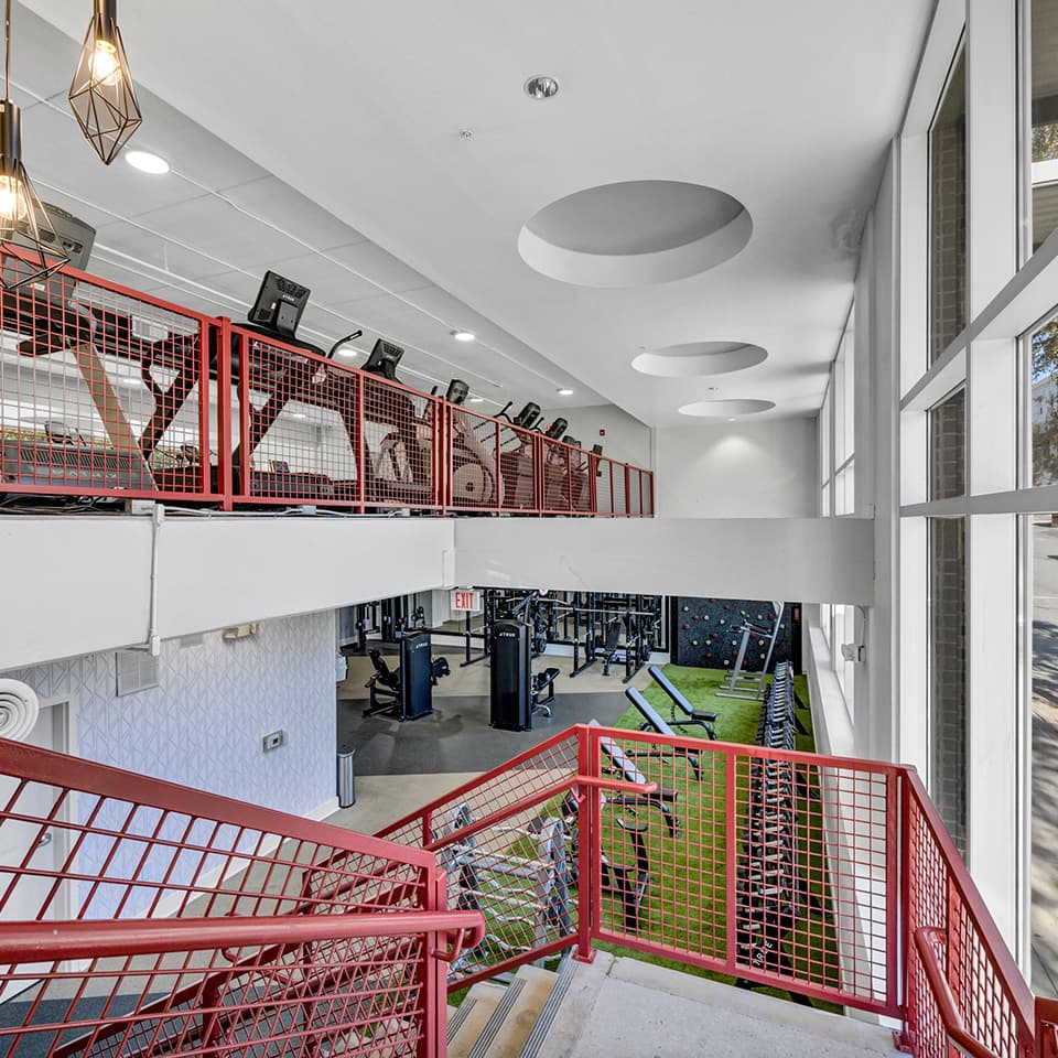 Luxe—Amenities—Fitness-Center-(19)